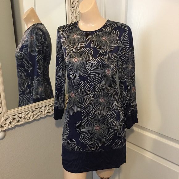 BEBE Silk Vintage Inspired Dress 😍💕 - Picture 1 of 8